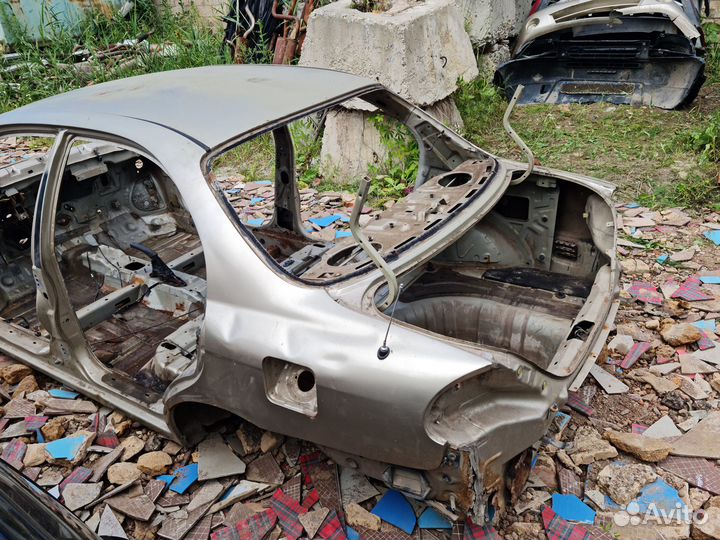 Заднее крыло Kia Spectra