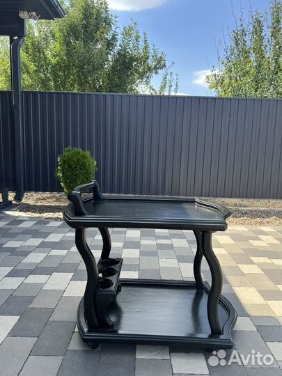 Журнальный стол на колесах