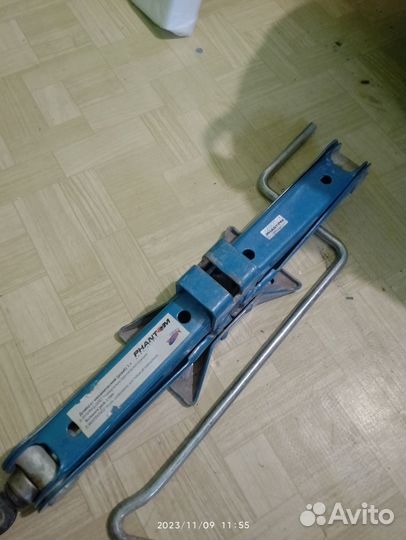 Домкрат ромбический 1т