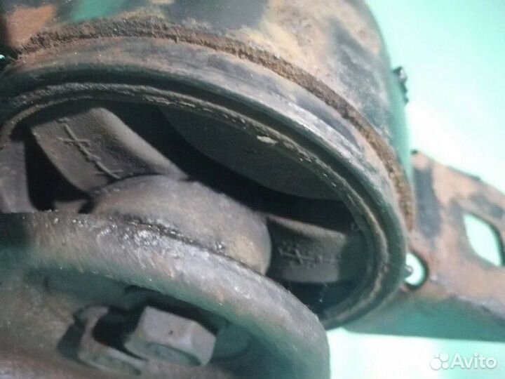 Опора двигателя правая Chevrolet Aveo