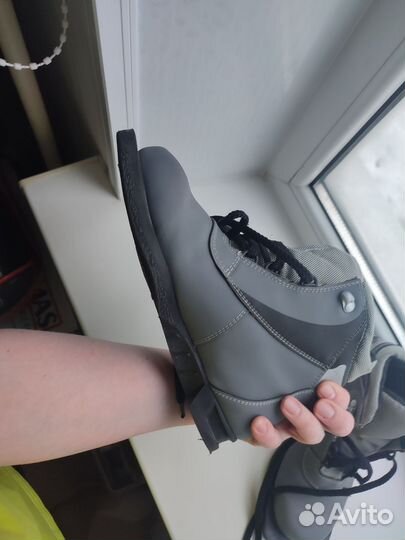 Лыжные ботинки