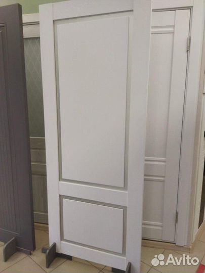 Межкомнатная дверь с парящей филенкой