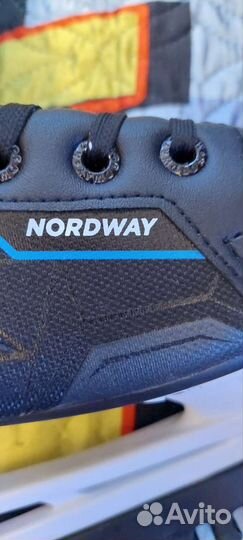 Коньки хоккейные детские размер 35