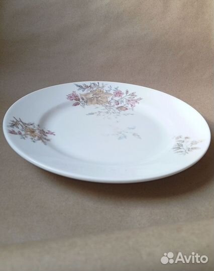 Тарелка фарфор. Товарищество М. С. Кузнецова Д.Ф