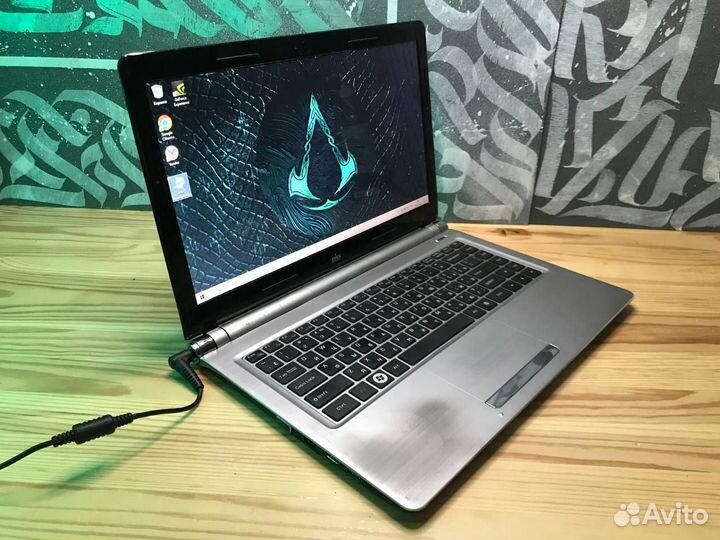 Игровой ультрабук DNS Core i7/ssd/2 видеокарты