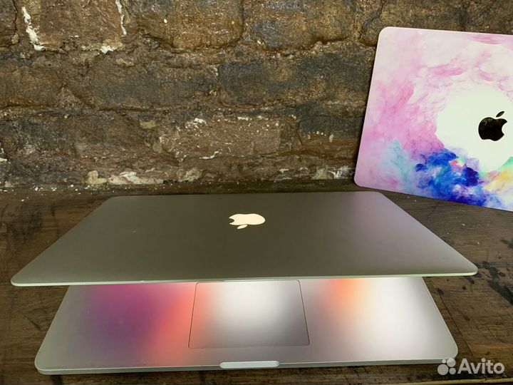 Apple MacBook Pro 15 i7/16Gb В Идеале + Чехол