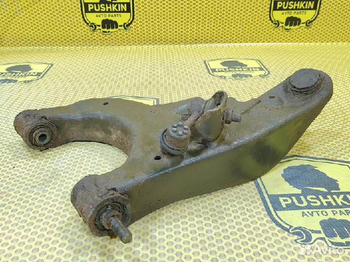 Рычаг задний нижний левый Nissan Pathfinder