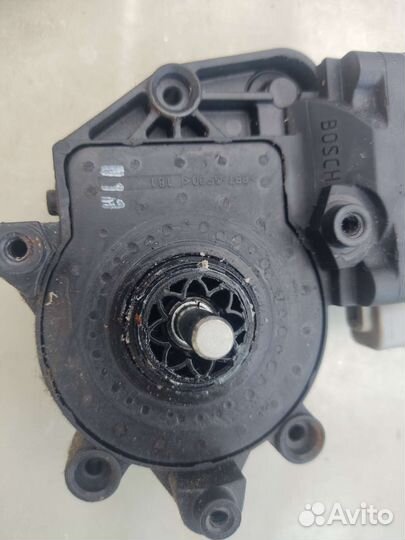 Моторчик стеклоподъемника Peugeot partner m59