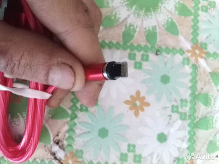 Зарядный провод на магните