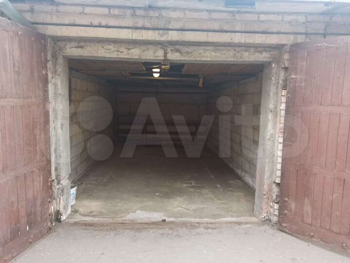 Гараж, > 30 м²