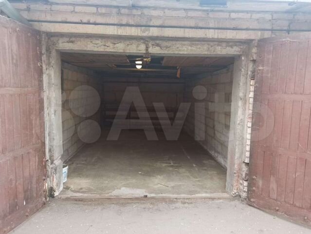 Гараж, > 30 м²