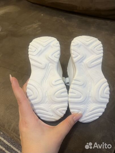 Кроссовки детские 27 размер