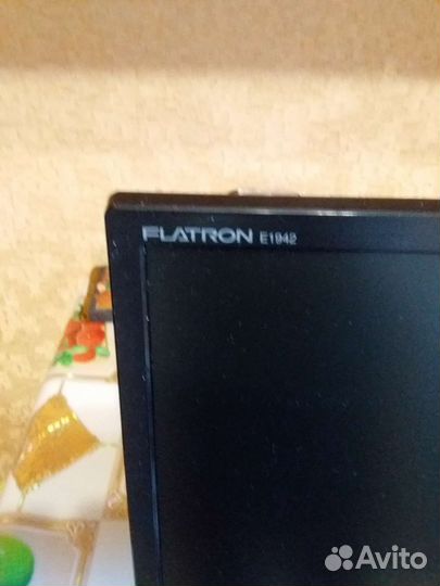Монитор LG flatron e 1942