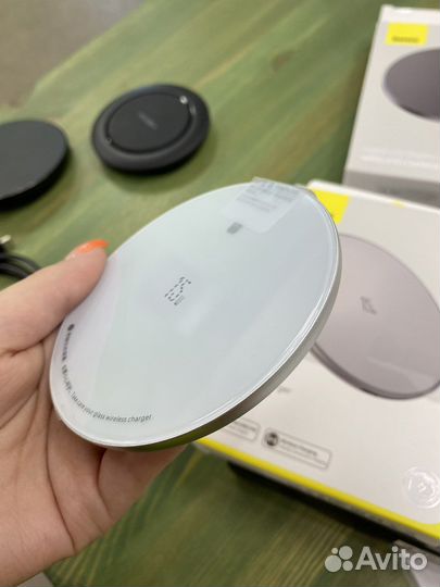 Беспроводное зарядное устройство