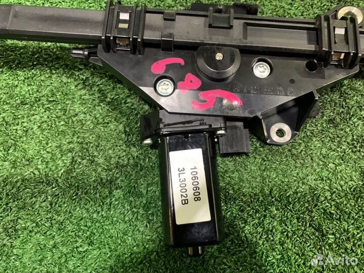 Механизм подачи ремня безопасности правый