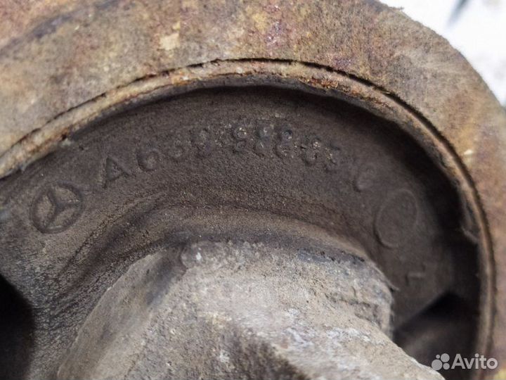 Кронштейн редуктора Mercedes Viano W639 2.1D 2005