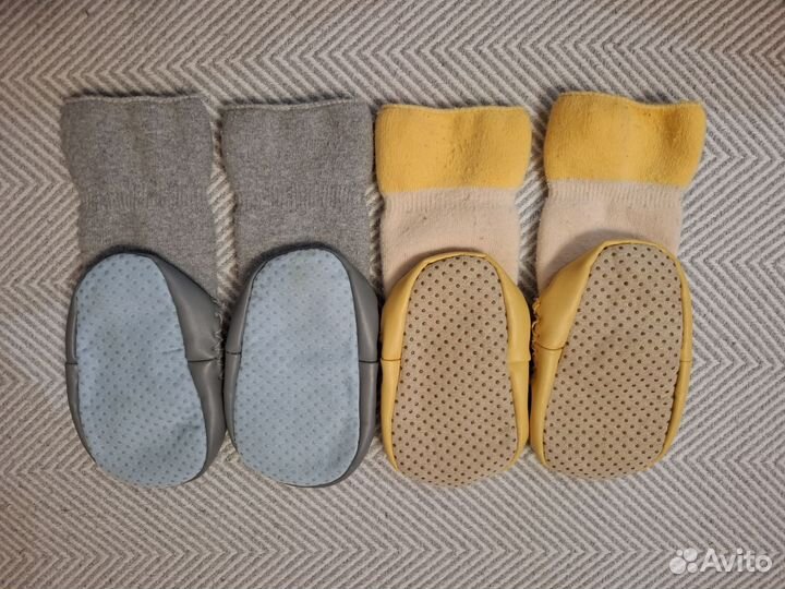Слюнявчики новые, носочки домашние