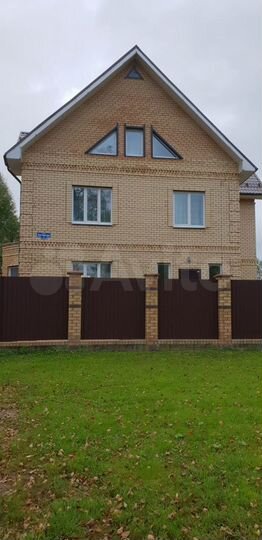 Коттедж 277 м² на участке 12 сот.