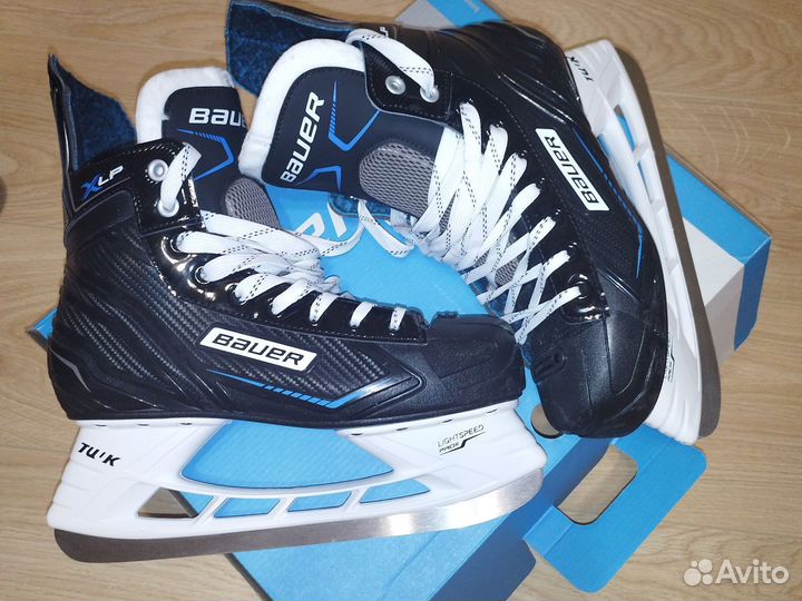 Хоккейные коньки bauer