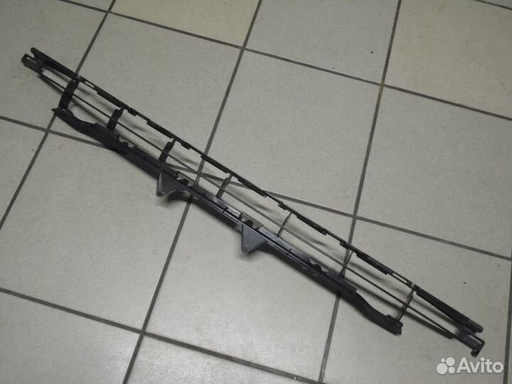 Решетка в бампер центральная Пежо 207 2006-2015