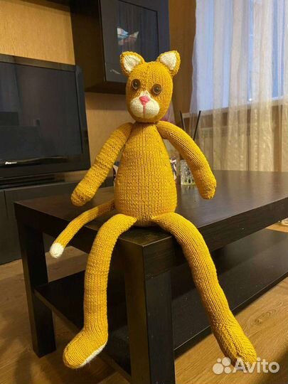 Кошка игрушка вязаная