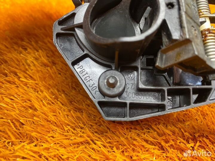 Ручка двери внешняя передняя левая Volkswagen