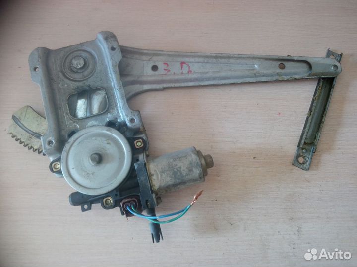 Стеклоподъемник электр. задний правый Nissan Wingr