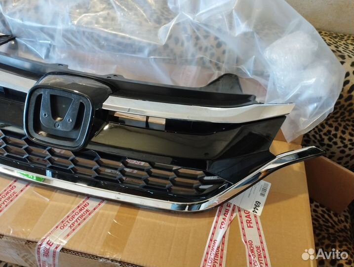 Решётка радиатора хонда CRV4