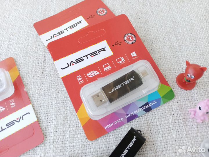 USB флеш-накопитель объёмом 64 Гб