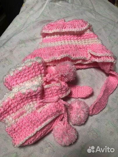 Набор шапочка и пинетки