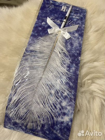 Ручка перо. Ручка с белым пером. Фьянсс