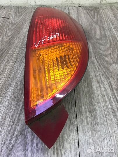 Фонарь задний правый Ford Focus 1 хетчбэк 5-ти дв