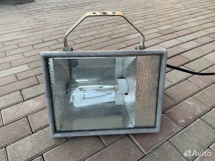 Прожектор уличный