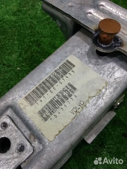 Колонка рулевая Volvo S80