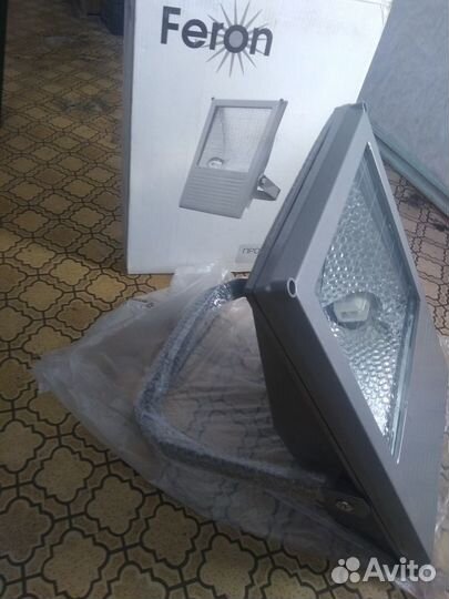 Прожектор металлогалогеновый