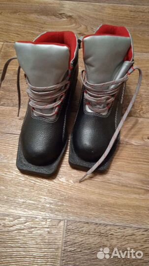 Лыжные ботинки 36