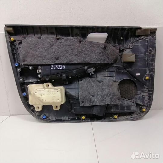 Обшивка двери передней правой Hyundai Solaris 2010