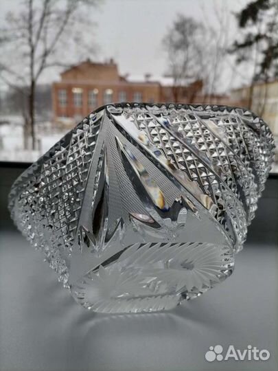 Ваза хрустальная