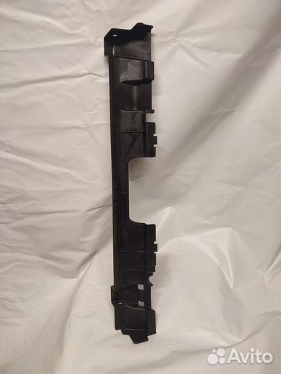 Кожух замка капота Nissan X-Trail T31