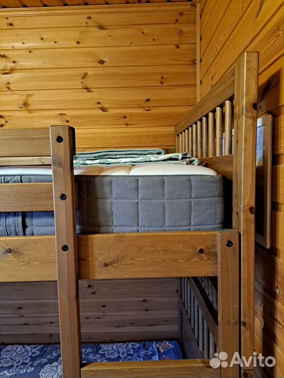 Кровать 2-ярусная икеа и 2 матраса