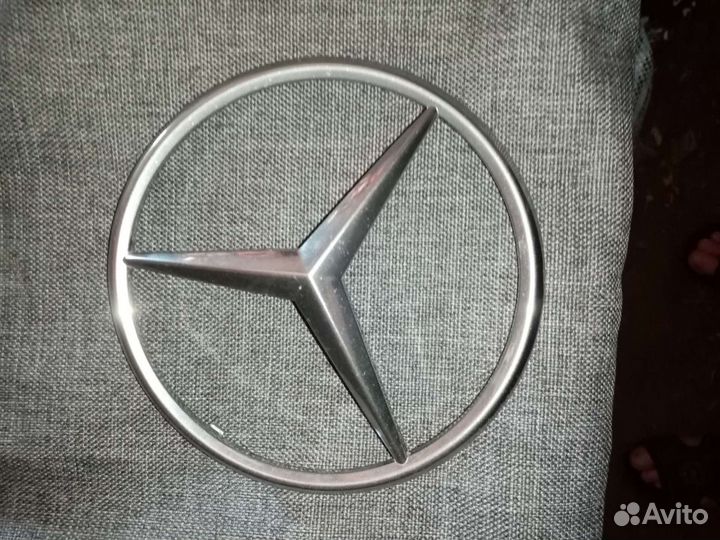 Эмблема mercedes vito на решетку радиатора