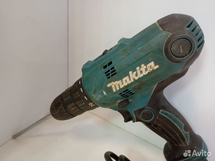 Шуруповерт Makita DF0300