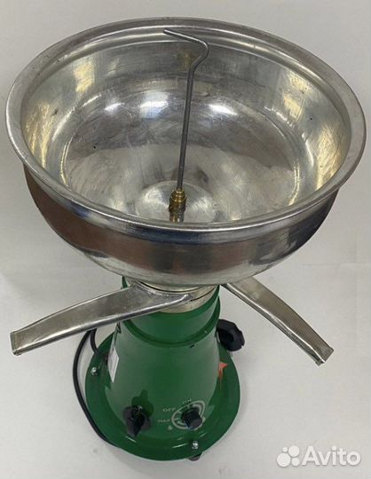 Сепаратор для молока Турцекий новый 55л