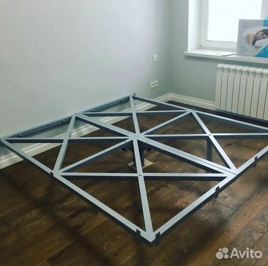 Парящая кровать