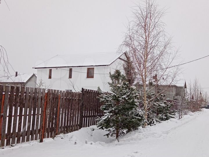 Дом 200 м² на участке 7 сот.