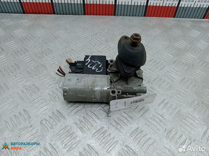 Моторчик заднего стеклоочистителя (дворника)