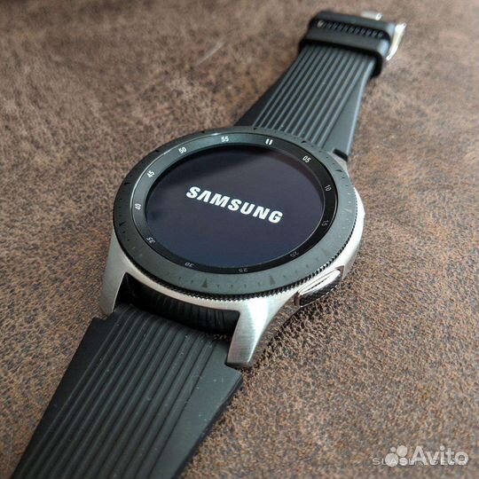 Умные часы Samsung Galaxy Watch 46 мм Wi-Fi NFC