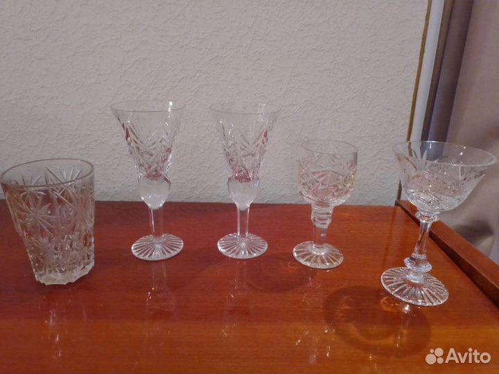 Большие хрустальные рюмки