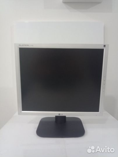 Монитор LG flatron l1718S-SN