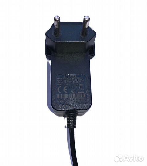 Универсальный блок питания/адаптер 12V 1.5A